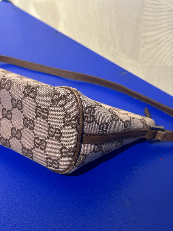 Gucci Boat Pochette GG Monogram Canvas Shoulder bag pochette Gucci logo zip closure chic 90s Pink Brown Very Good Condition