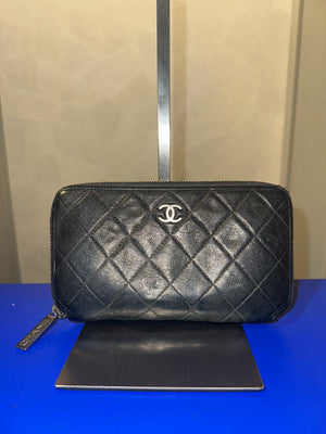 Chanel Black Quilted Lambskin Wallet CC logo Coco Mark Zip Around Wallet Purse Classic