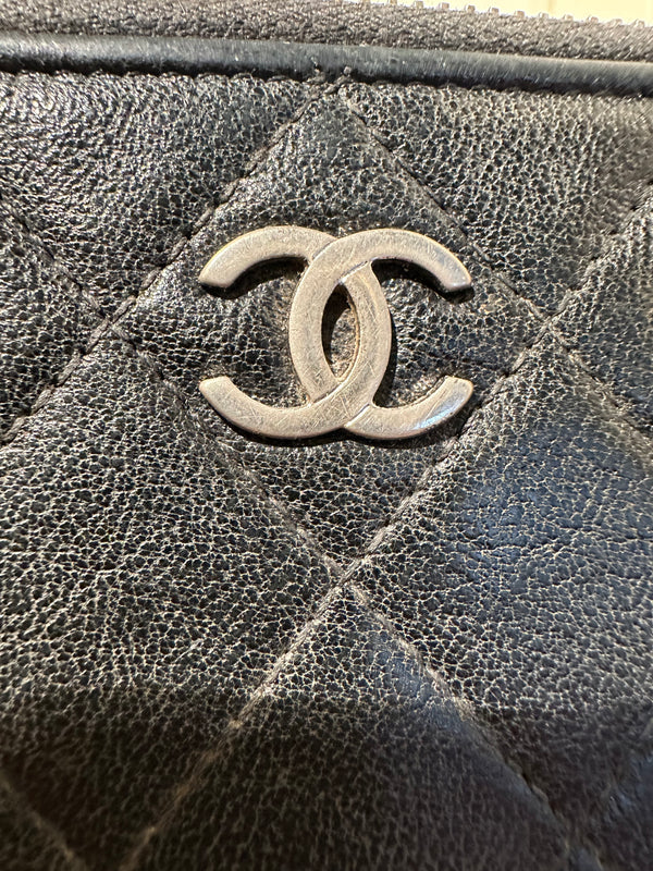 Chanel Black Quilted Lambskin Wallet CC logo Coco Mark Zip Around Wallet Purse Classic