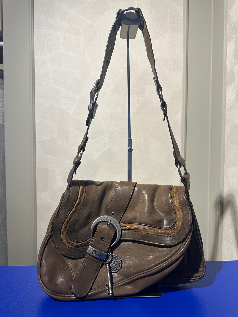 Rare Vintage Christian Dior Leather Gaucho Khaki Brown Saddle Shoulder Bag Cross Body Coin detail large bag 2006 western