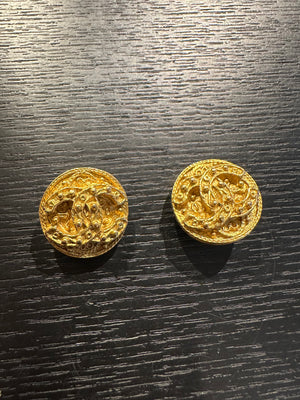 Chanel clip-on Gold CC classic style large stud statement logo rope plated earrings vintage Coco Mark motif studded