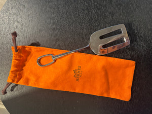 Hermes Attelage silver pie/cake server silver plarted metal saddle key inspired multi-horse horsebit detailing