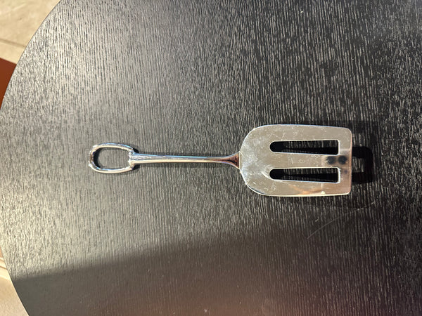 Hermes Attelage silver pie/cake server silver plarted metal saddle key inspired multi-horse horsebit detailing