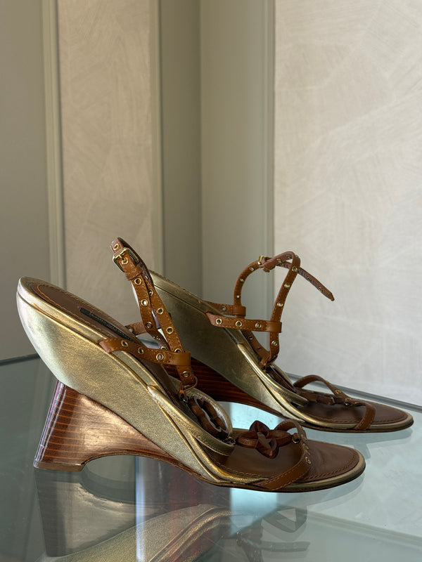 Louis Vuitton Wood Motif Logo Strappy Platform Wedge Sandal Studded Gold vintage EU 40.5