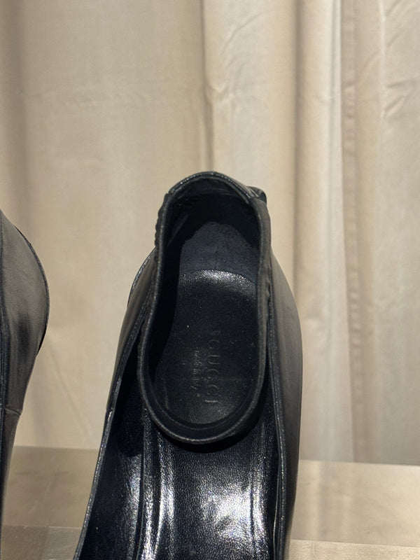Gucci Vintage Tom Ford Black Leather Ankle Strap Pointed Toe High Stiletto Heel Evening Pumps Y2K Designer Shoes 39
