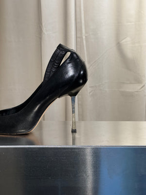 Gucci Vintage Tom Ford Black Leather Ankle Strap Pointed Toe High Stiletto Heel Evening Pumps Y2K Designer Shoes 39