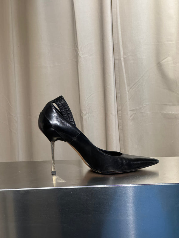 Gucci Vintage Tom Ford Black Leather Ankle Strap Pointed Toe High Stiletto Heel Evening Pumps Y2K Designer Shoes 39