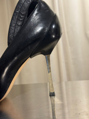 Gucci Vintage Tom Ford Black Leather Ankle Strap Pointed Toe High Stiletto Heel Evening Pumps Y2K Designer Shoes 39