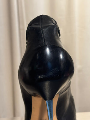 Gucci Vintage Tom Ford Black Leather Ankle Strap Pointed Toe High Stiletto Heel Evening Pumps Y2K Designer Shoes 39