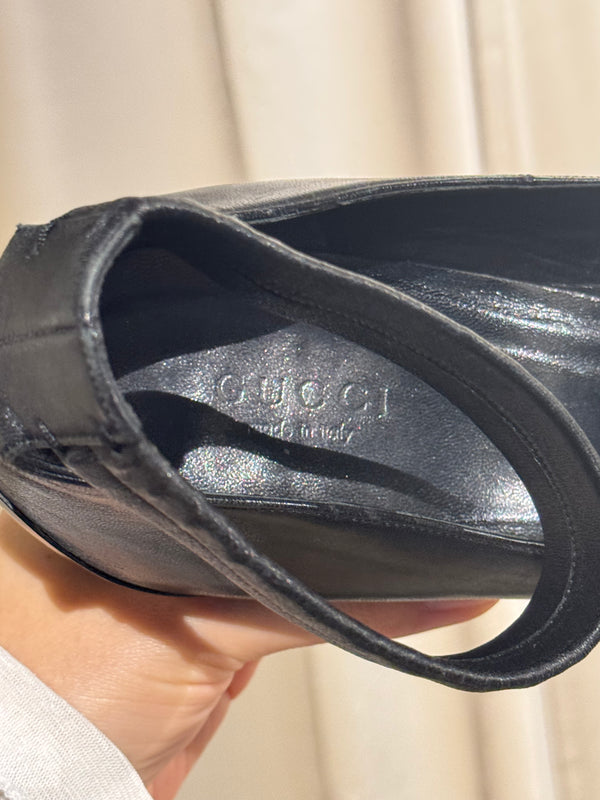 Gucci Vintage Tom Ford Black Leather Ankle Strap Pointed Toe High Stiletto Heel Evening Pumps Y2K Designer Shoes 39