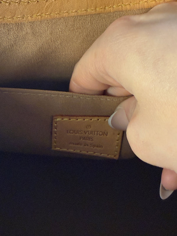 Louis Vuitton Monogram Cream Vernis Maple Drive Top Handle Bag Embossed LV Patent Leather Vintage