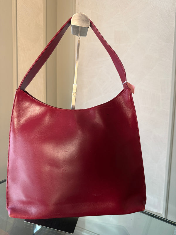 Gucci Vintage Hobo Minimalist Burgundy Handbag Shoulder Bag Silver Detailing Hardware Large Shoulder Bag buckle detail monochrome vintage Buckle clasp detail chic 2000s