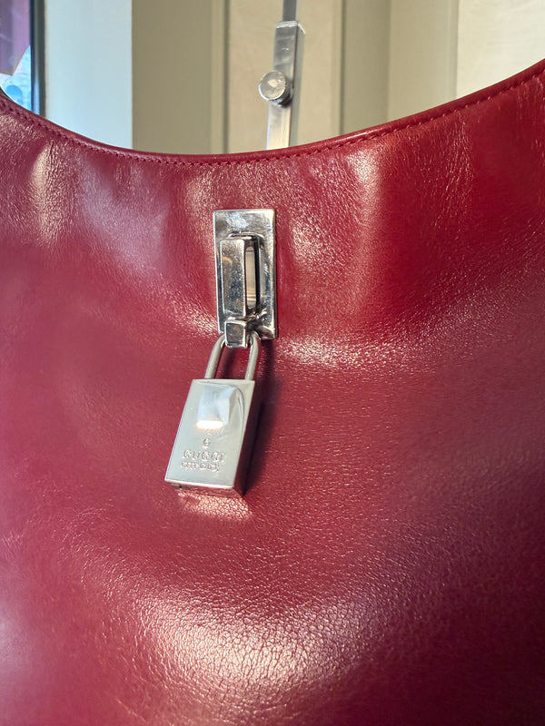 Gucci Vintage Hobo Minimalist Burgundy Handbag Shoulder Bag Silver Detailing Hardware Large Shoulder Bag buckle detail monochrome vintage Buckle clasp detail chic 2000s