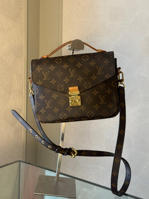 U_Louis Vuitton Pochette Métis Bag
