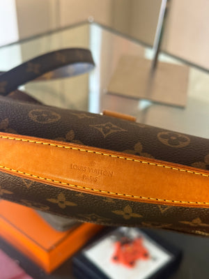 U_Louis Vuitton Pochette Métis Bag