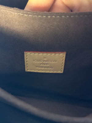 U_Louis Vuitton Pochette Métis Bag