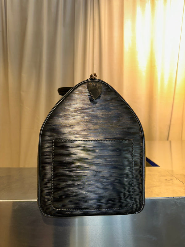 Louis Vuitton Black Epi Leather Keepall 50 Bandouliere Duffle Travel Bag Gold Hardware