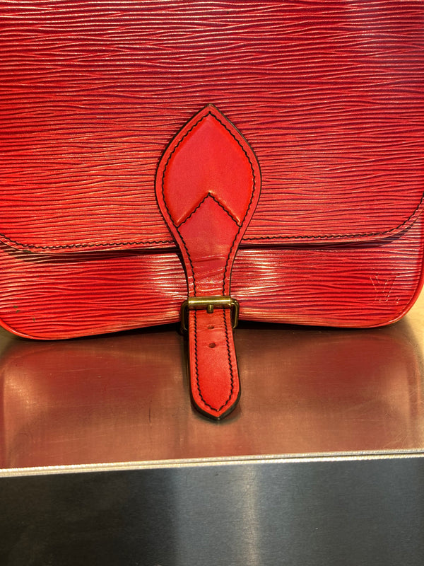 Louis Vuitton Vintage Epi Cartouchiere MM Red Leather Crossbody Shoulder Bag Gold Tone Hardware Archive
