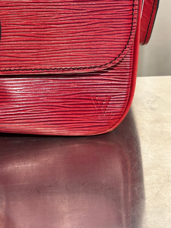 Louis Vuitton Vintage Epi Cartouchiere MM Red Leather Crossbody Shoulder Bag Gold Tone Hardware Archive
