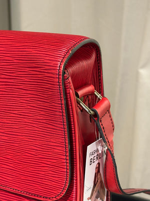 Louis Vuitton Vintage Epi Cartouchiere MM Red Leather Crossbody Shoulder Bag Gold Tone Hardware Archive