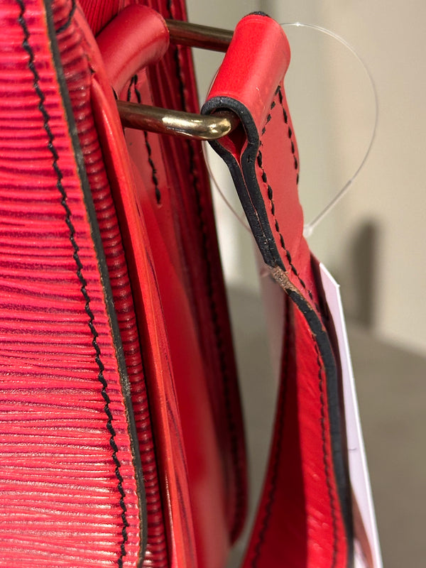 Louis Vuitton Vintage Epi Cartouchiere MM Red Leather Crossbody Shoulder Bag Gold Tone Hardware Archive