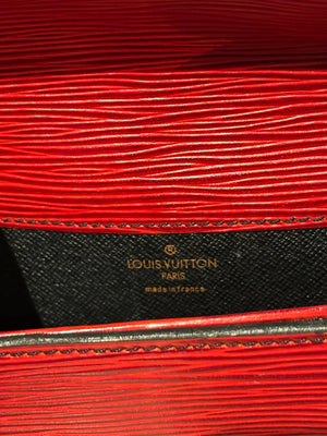 Louis Vuitton Vintage Epi Cartouchiere MM Red Leather Crossbody Shoulder Bag Gold Tone Hardware Archive