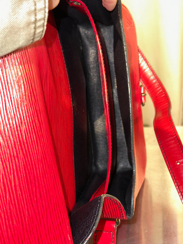 Louis Vuitton Vintage Epi Cartouchiere MM Red Leather Crossbody Shoulder Bag Gold Tone Hardware Archive