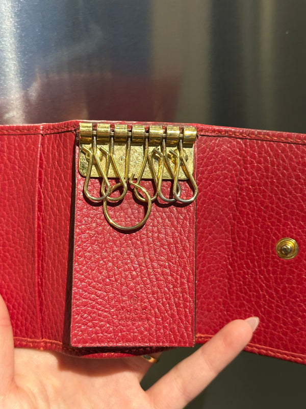 Gucci GG Marmont 6-Hook Key Case Hibiscus Red Grained Leather