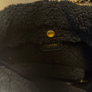 Chanel 2023 Shearling Trim Quilted Small 22 Lambskin Hobo Bag Black Gold Leather CC Coco Mark Chain Strap