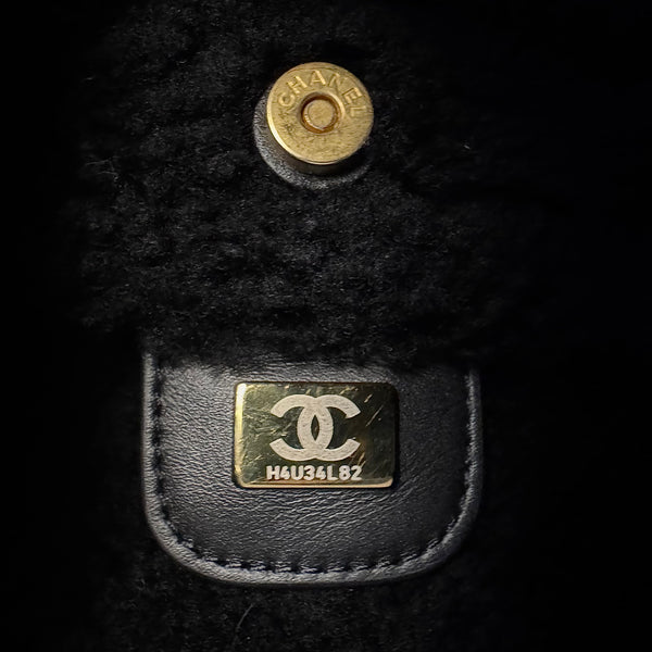 Chanel 2023 Shearling Trim Quilted Small 22 Lambskin Hobo Bag Black Gold Leather CC Coco Mark Chain Strap