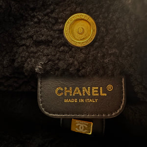 Chanel 2023 Shearling Trim Quilted Small 22 Lambskin Hobo Bag Black Gold Leather CC Coco Mark Chain Strap