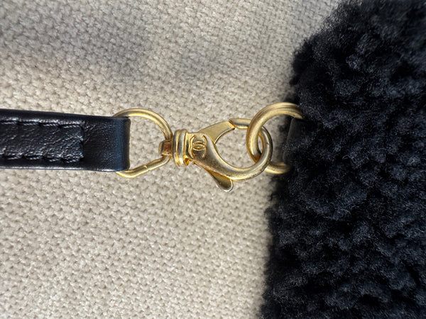 Chanel 2023 Shearling Trim Quilted Small 22 Lambskin Hobo Bag Black Gold Leather CC Coco Mark Chain Strap