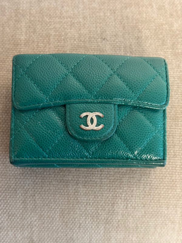 Chanel Purse Emerald Green Quilted Caviar Leather Classic Flap Card Holder CC Coco Mark Trifold with Gold Hardware