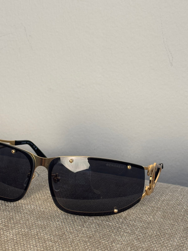 Chanel CH9520 Oversize Cat Eye Sunglasses Black Gold color code 124/2E CC cocomark open sides rimless