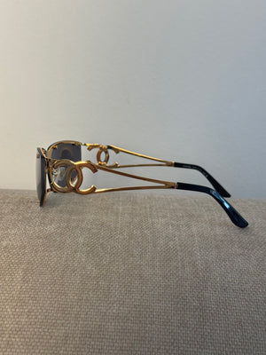 Chanel CH9520 Oversize Cat Eye Sunglasses Black Gold color code 124/2E CC cocomark open sides rimless