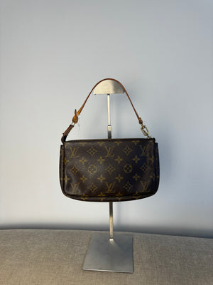 Louis Vuitton Vintage Pochette Accessoires Shoulder Bag Leather Monogram Iconic Classic LV Brown