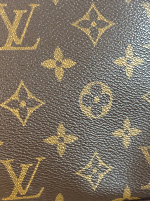 Louis Vuitton Vintage Pochette Accessoires Shoulder Bag Leather Monogram Iconic Classic LV Brown