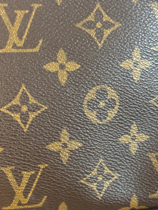 Louis Vuitton Vintage Pochette Accessoires Shoulder Bag Leather Monogram Iconic Classic LV Brown
