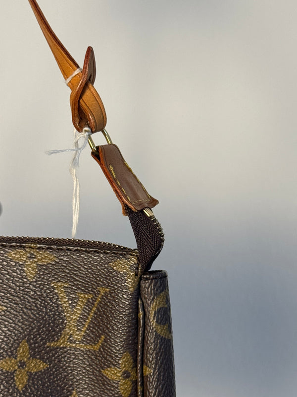 Louis Vuitton Vintage Pochette Accessoires Shoulder Bag Leather Monogram Iconic Classic LV Brown