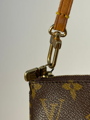Louis Vuitton Vintage Pochette Accessoires Shoulder Bag Leather Monogram Iconic Classic LV Brown