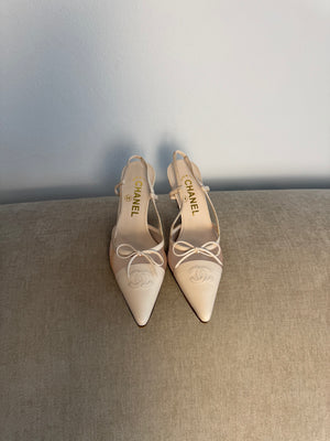 Chanel Vintage 2005 Karl Lagerfeld Vintage Ivory Mesh Slingback 35.5 Kitten Heels bow ballerina detail CC coco mark