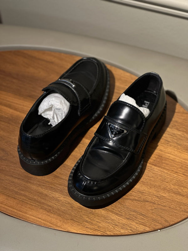 PRADA LOAFER 7.5