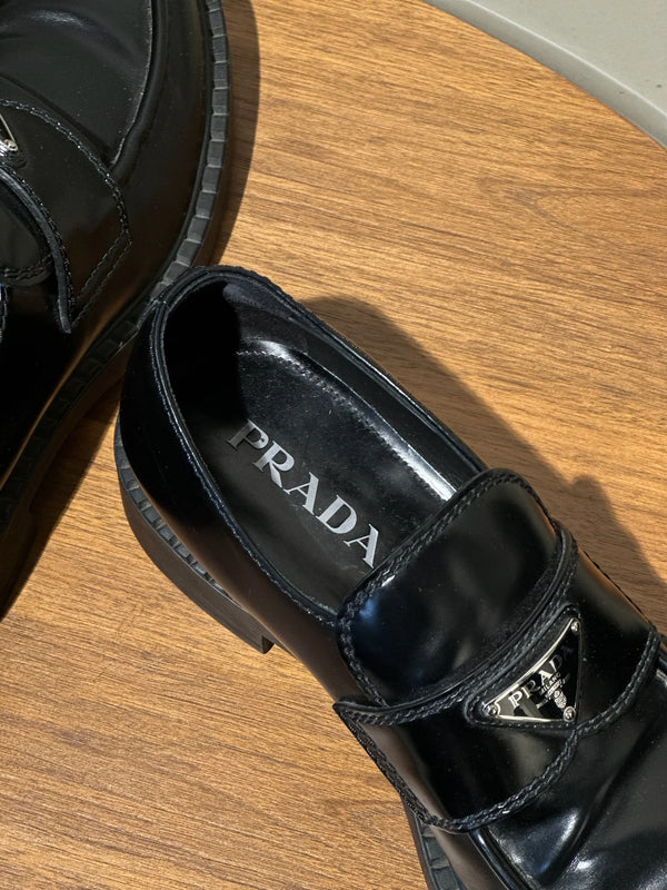 PRADA LOAFER 7.5