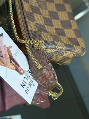 LOUIS VUITTON POCHETTE - SMALL