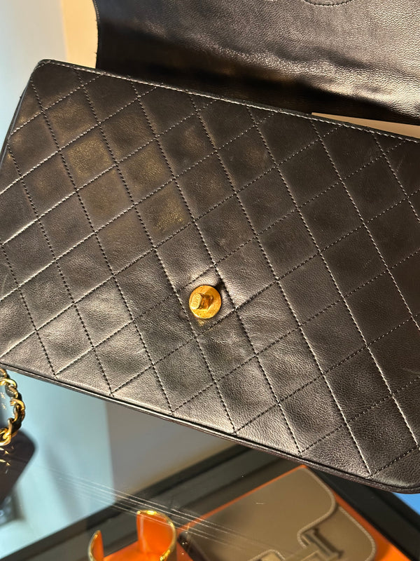 CHANEL VINTAGE SINGLE FLAP