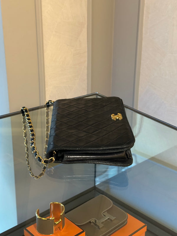 CHANEL SINGLE FLAP BAG