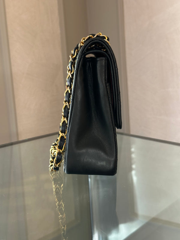 CHANEL MEDIUM FLAP - 1986 - 1988