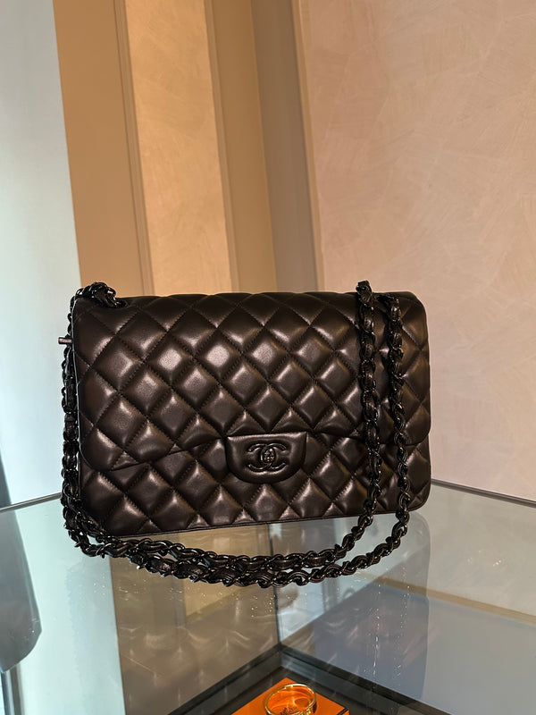CHANEL "SO BLACK" FLAP