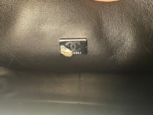 CHANEL "SO BLACK" FLAP