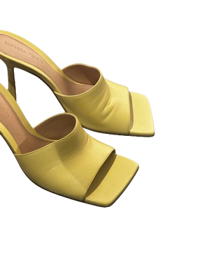 BOTTEGA VENETA HEELS SIZE 37,5